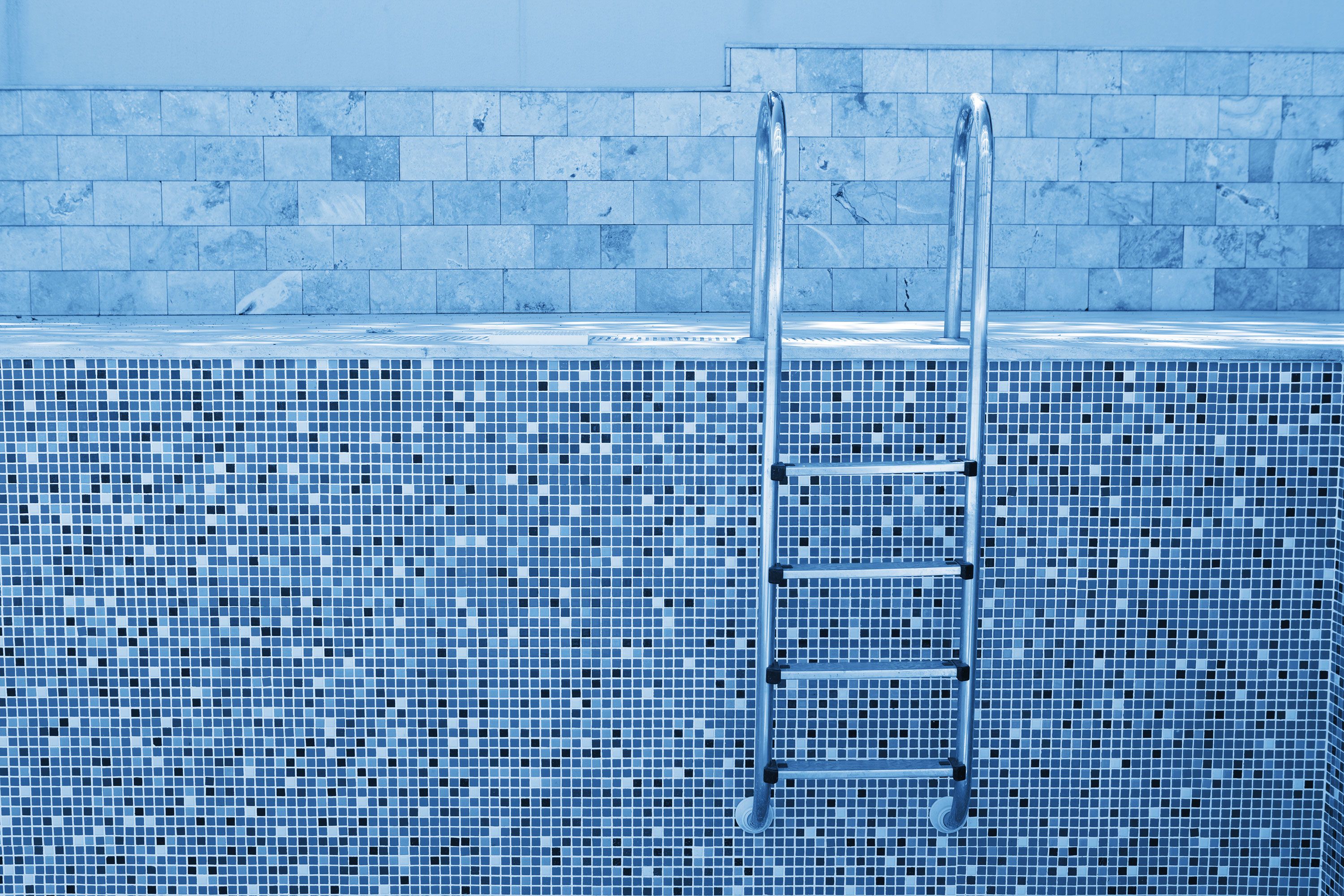 Pool verliert Wasser, Schwimmbad undicht | Leitungen undicht | Leckortung Blue Detect | Wiesbaden